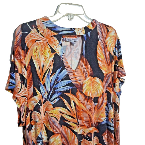 Tops - Jennifer Lopez Womens Tunic Plus Size 2X Floral Keyhole‎ Neckline Shark bite hem